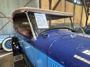 Oldtimer die te koop staat